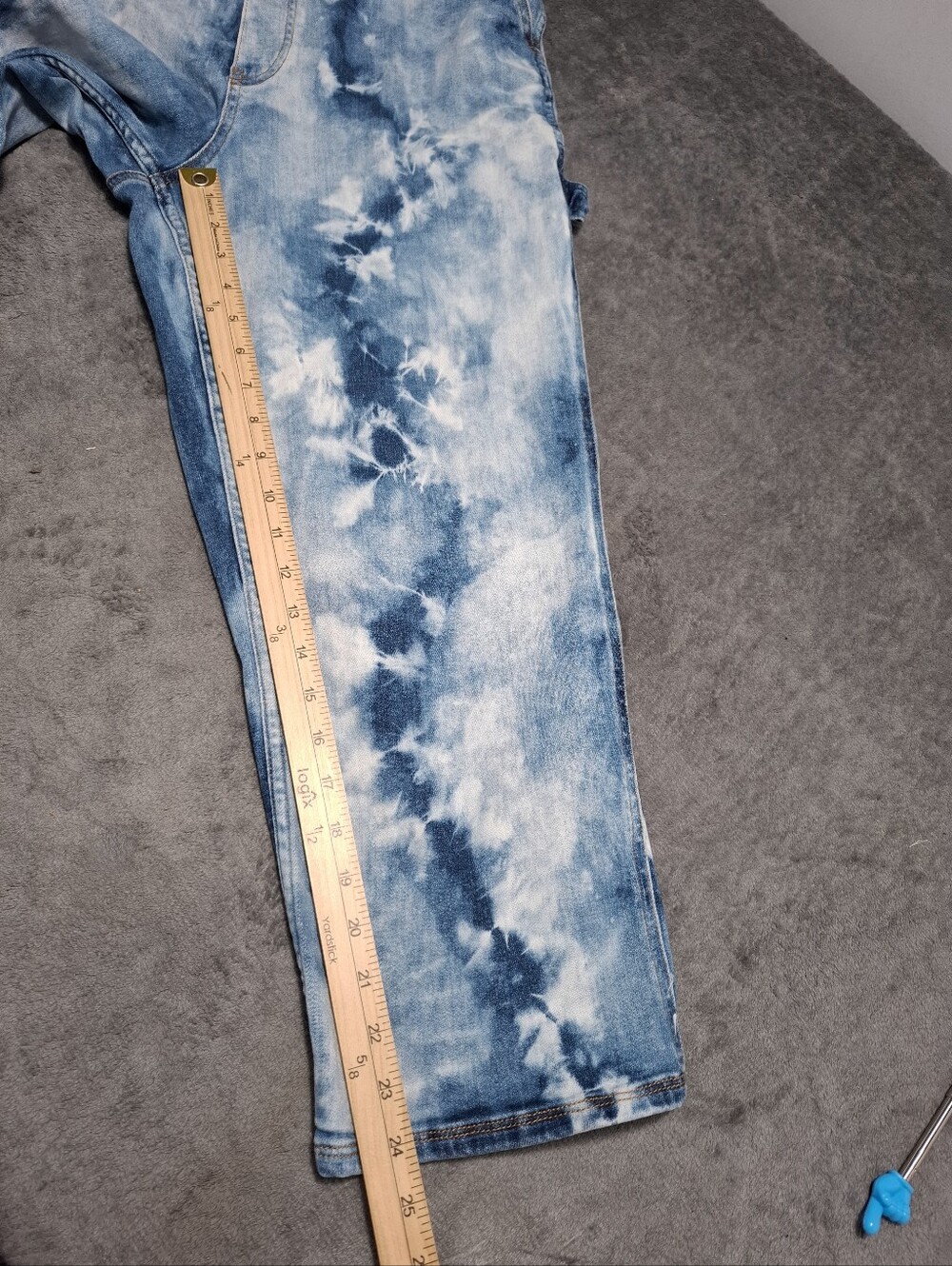 Pilcro Bleached Tie-Dye Light Blue Denim Overalls Women's Jeans Size 31 - Picture 7 of 14